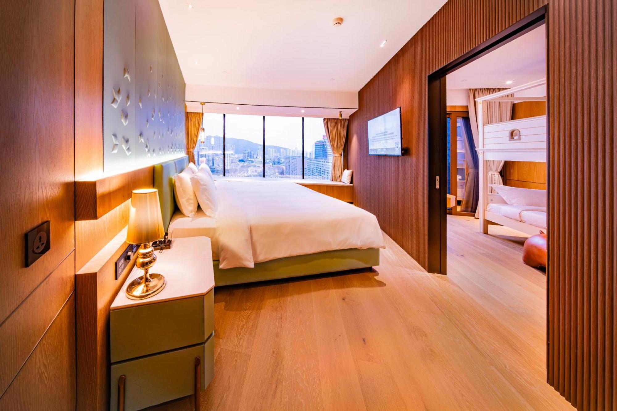 Yoho Treasure Island Hotel Macau Exterior photo